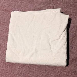 BNWOT - Urban Outfitters Organic Cotton Percale King Duvet